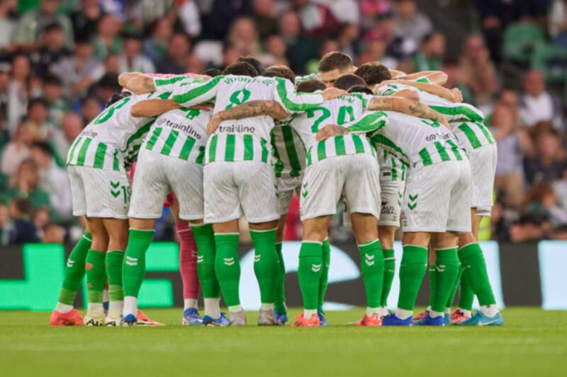Si Pellegrini quiere sumar refuerzos en el mercado invernal europeo, tendrá que vender primero.