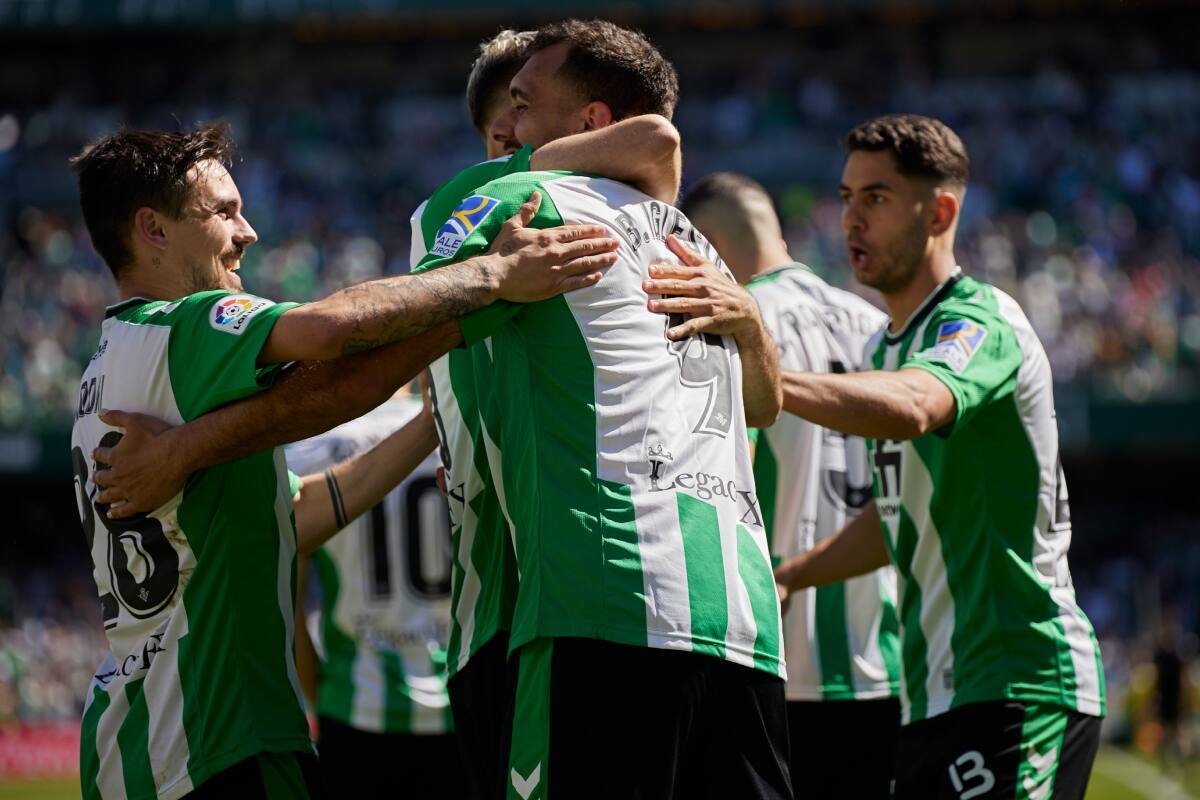 Real Betis continúa su lucha para clasificar a la siguiente edición de Champions League.