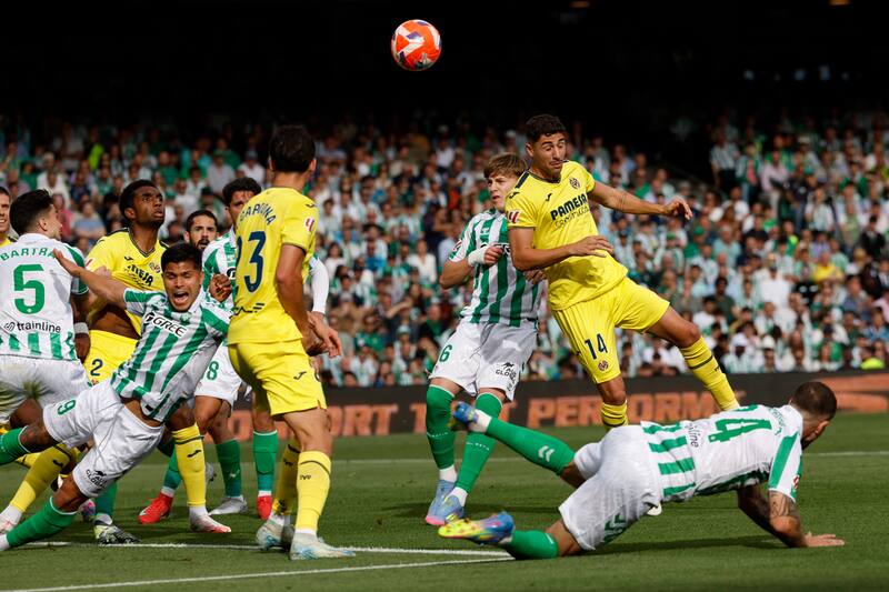 Ambos equipos españoles lucharán hasta el final de la temporada para quedarse con la quinta plaza a la Champions League. (Foto: EFE)