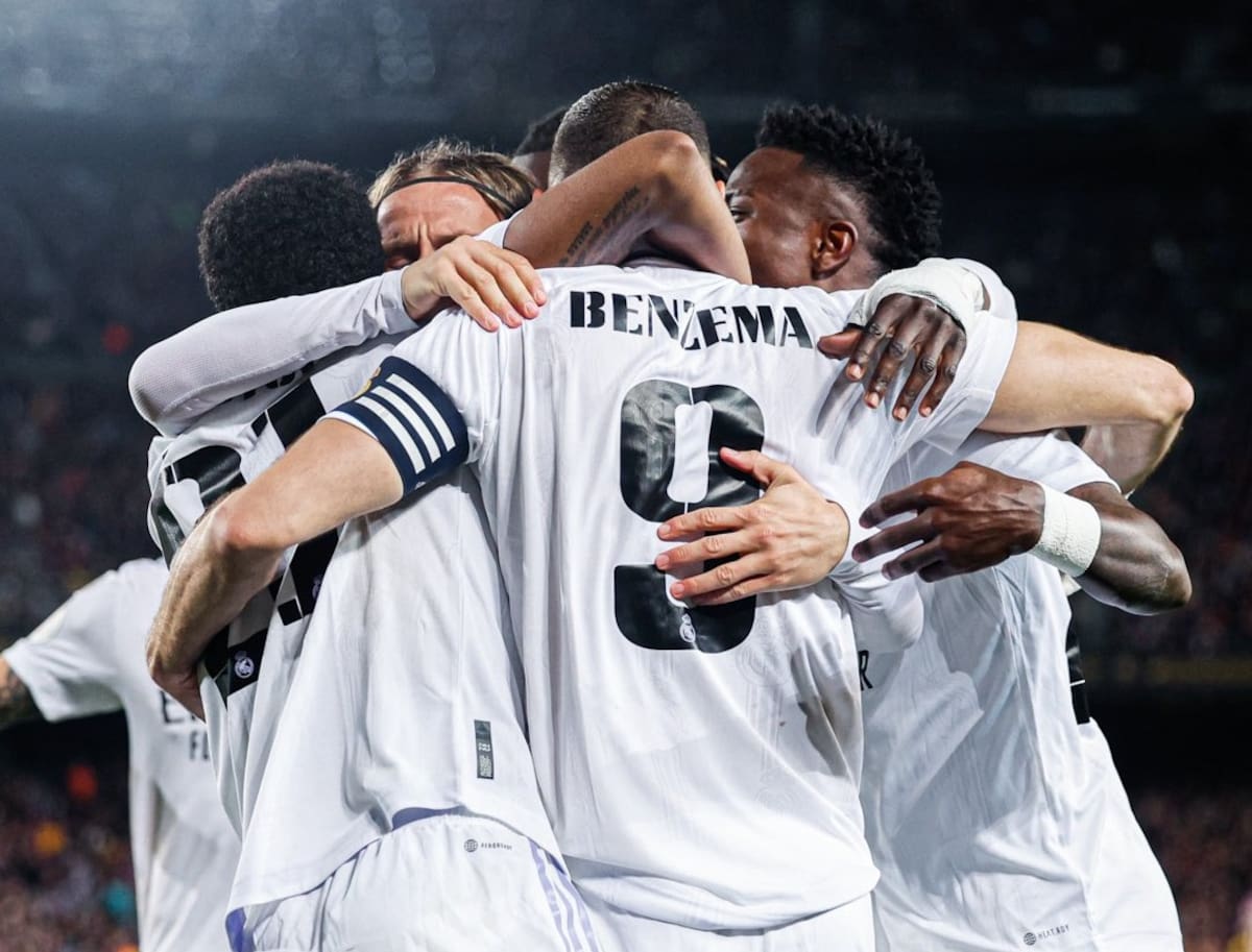 Nada que decir: las camisetas de Deportes Colchagua y Real Madrid son prácticamente idénticas.