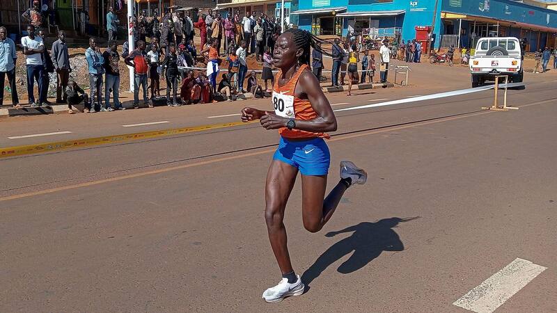 participó en París 2024, donde terminó en el puesto 44 de la maratón femenina.