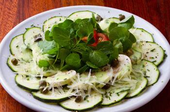 Receta de carpaccio de zapallo italiano: así puedes darle un toque gourmet a esta clásica verdura