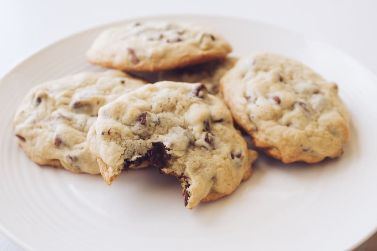 Prueba esta deliciosa receta de galletas con chispas de chocolate.