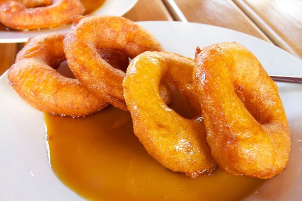 Sigue el paso a paso de estos picarones esponjosos.