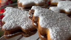 Alfajores con forma de arbolitos de Navidad: Una receta sencilla y perfecta para el picoteo de Noche Buena