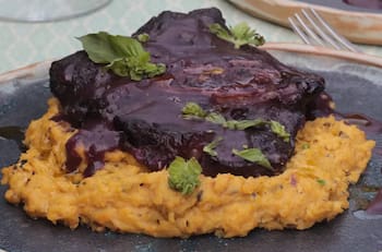 Carne al vino tinto con pastelera de choclo: La exquisita receta que puedes preparar en Navidad