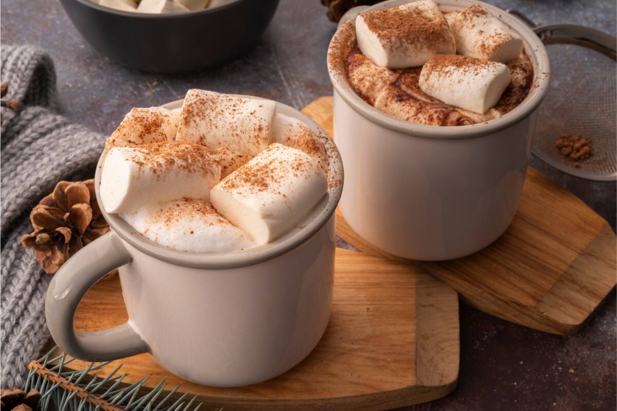 Adicionalmente, se puede acompañar con malvaviscos o crema batida encima.