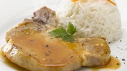 Chuletas de cerdo a la cerveza y miel con arroz blanco: Una receta ideal para las fiestas de fin de año
