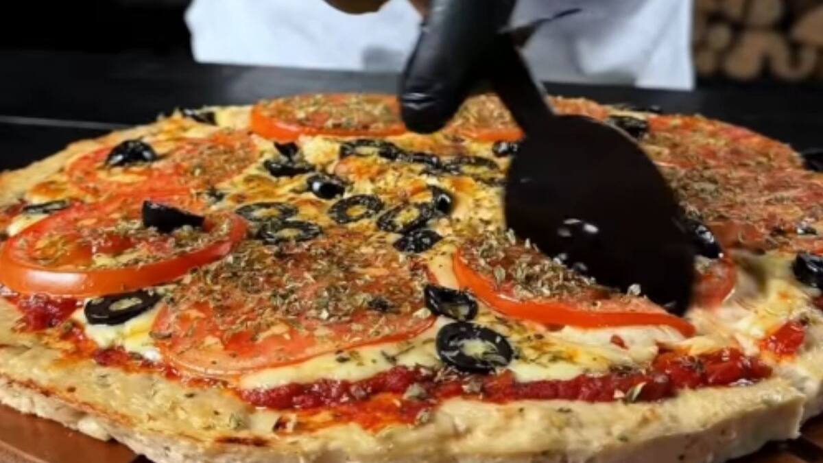 Adiós a la clásica masa: Receta fácil de pizza sin harina ideal para compartir con amigos