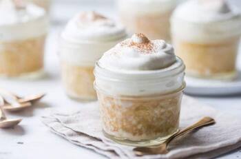 ¿Con ganas de algo dulce? Cocina esta simple receta de torta tres leches EN VASO