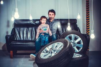 Conoce la razón por la que todo el mundo está guardando los neumáticos viejos