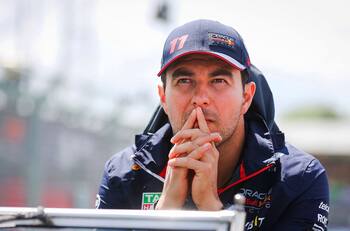 Red Bull tomó una decisión final sobre el futuro de Checo Pérez