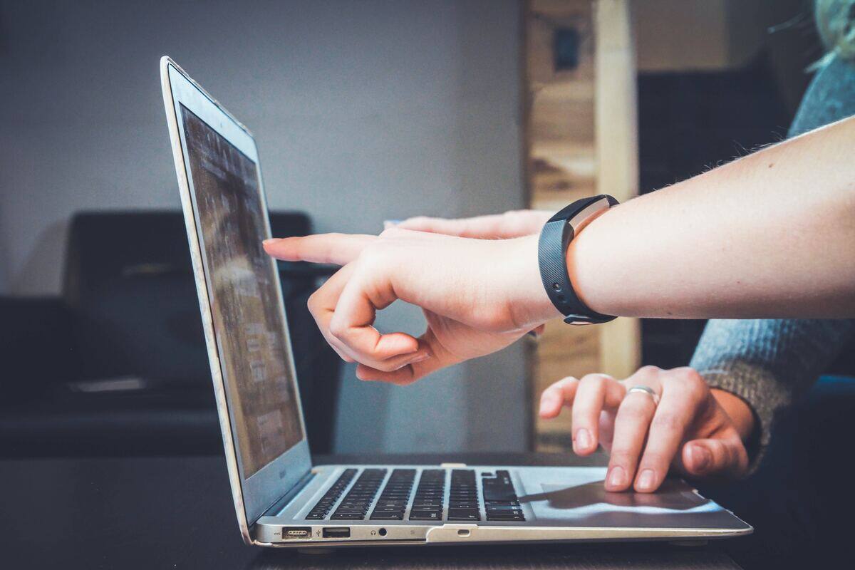 Aprende a usar la paltaforma. Créditos: Unsplash.