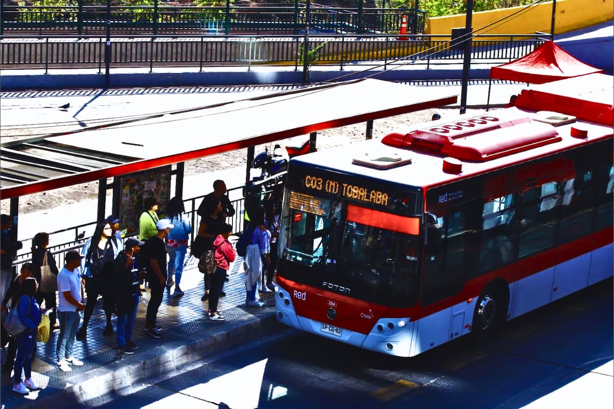 Un importante paradero estará fuera de servicio por más de dos meses en Santiago oriente. Foto: Red Movilidad en X.