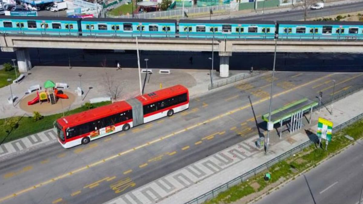 Red Movilidad anunció aumento en la frecuencia de buses de 5 recorridos de la RM: estas micros pasarán más seguido el fin de semana