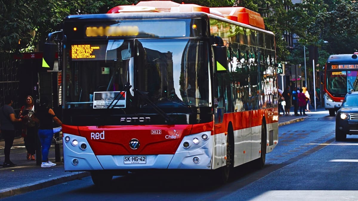 Micro de Red Movilidad cambia su trazado desde este lunes: Conoce los paraderos eliminados y las alternativas de transporte