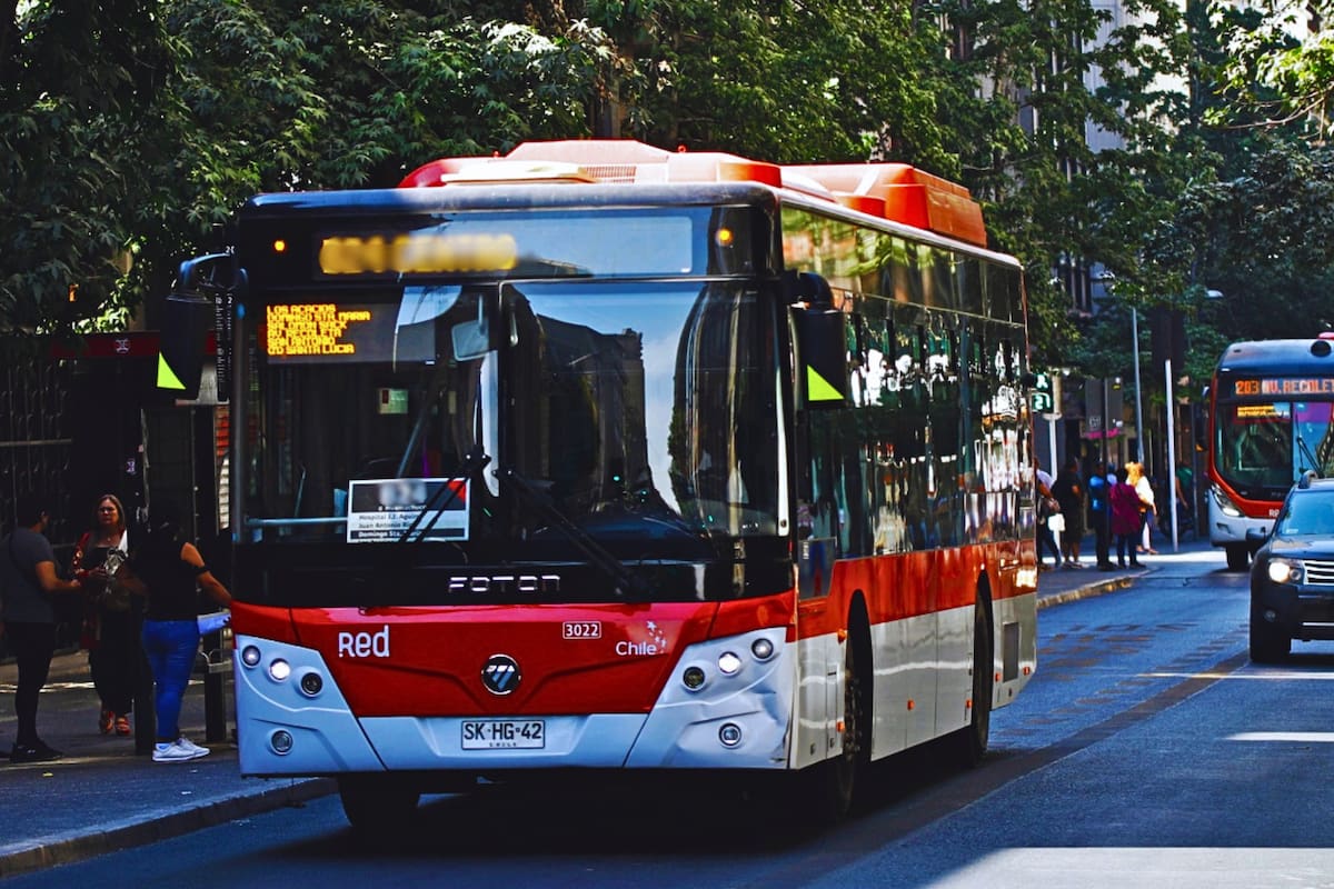 La empresa de transporte anunció cambios importantes en el recorrido 514c de Santiago. Foto: Red Movilidad en X.