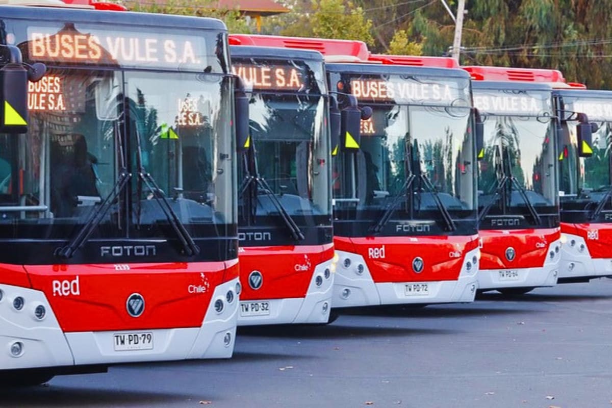 La compañía estará contando con buses de apoyo en Santiago para este 14 de junio. Foto: Red Movilidad.