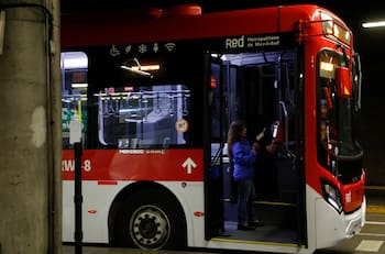 Red Movilidad tendrá bus de apoyo por partido entre U. de Chile y Palestino: ¿Qué recorrido se reforzará este lunes?