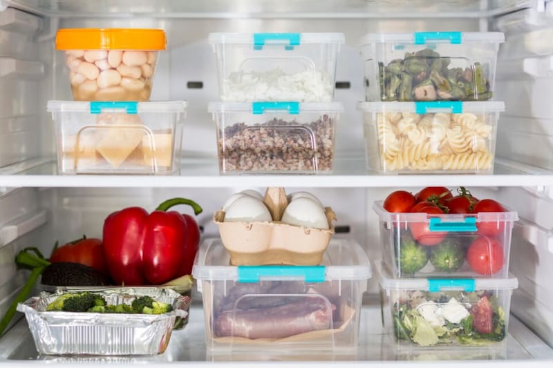 Conoce cuánto tiempo debes almacenar los alimentos dentro de este electrodoméstico. Créditos: Freepik.