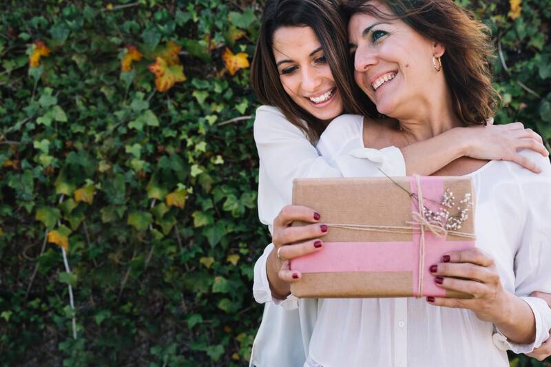Si aún no sabes qué regalarle, te dejamos una serie de ideas pensadas especialmente para mamá.