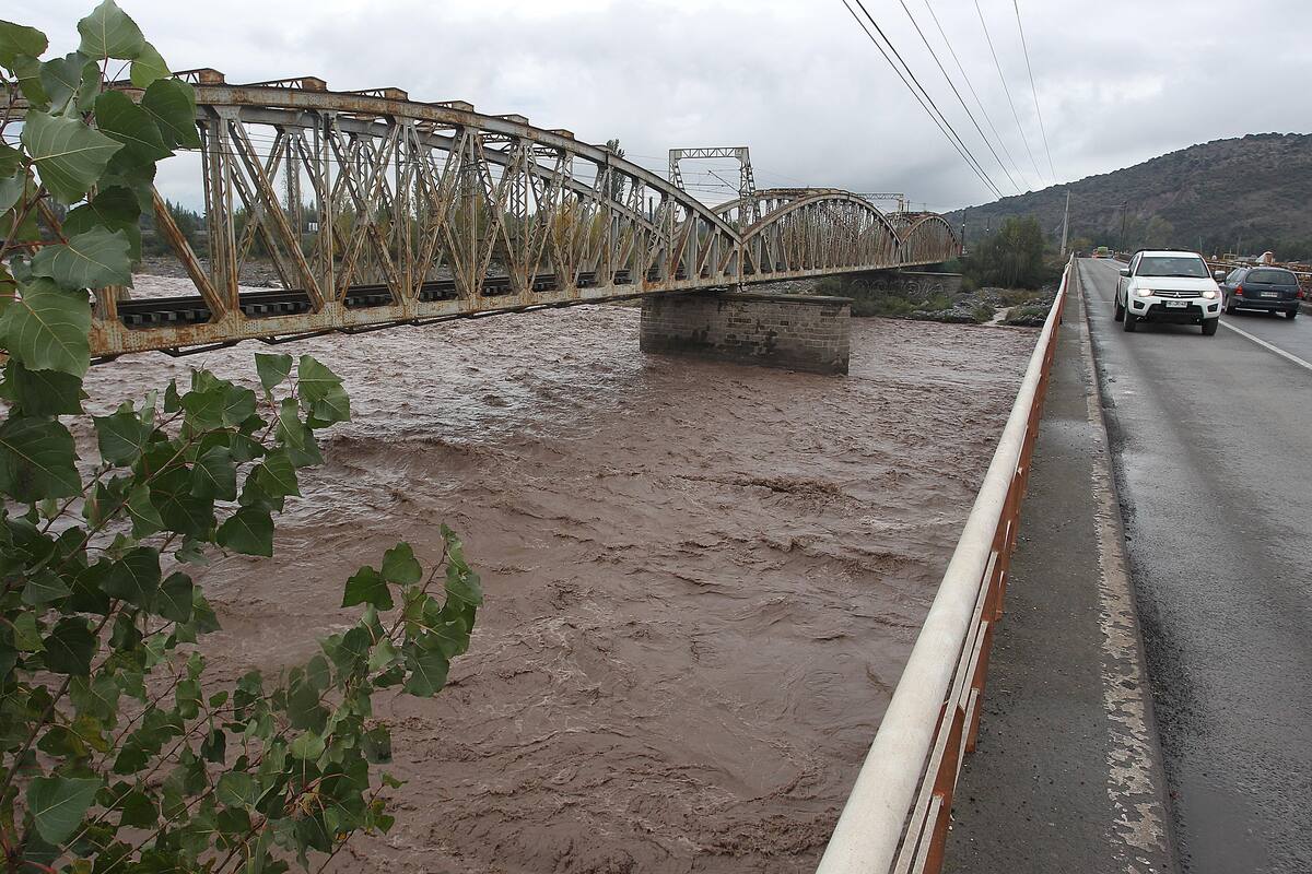 Revisa el video del desborde del Río Tinguiririca.
