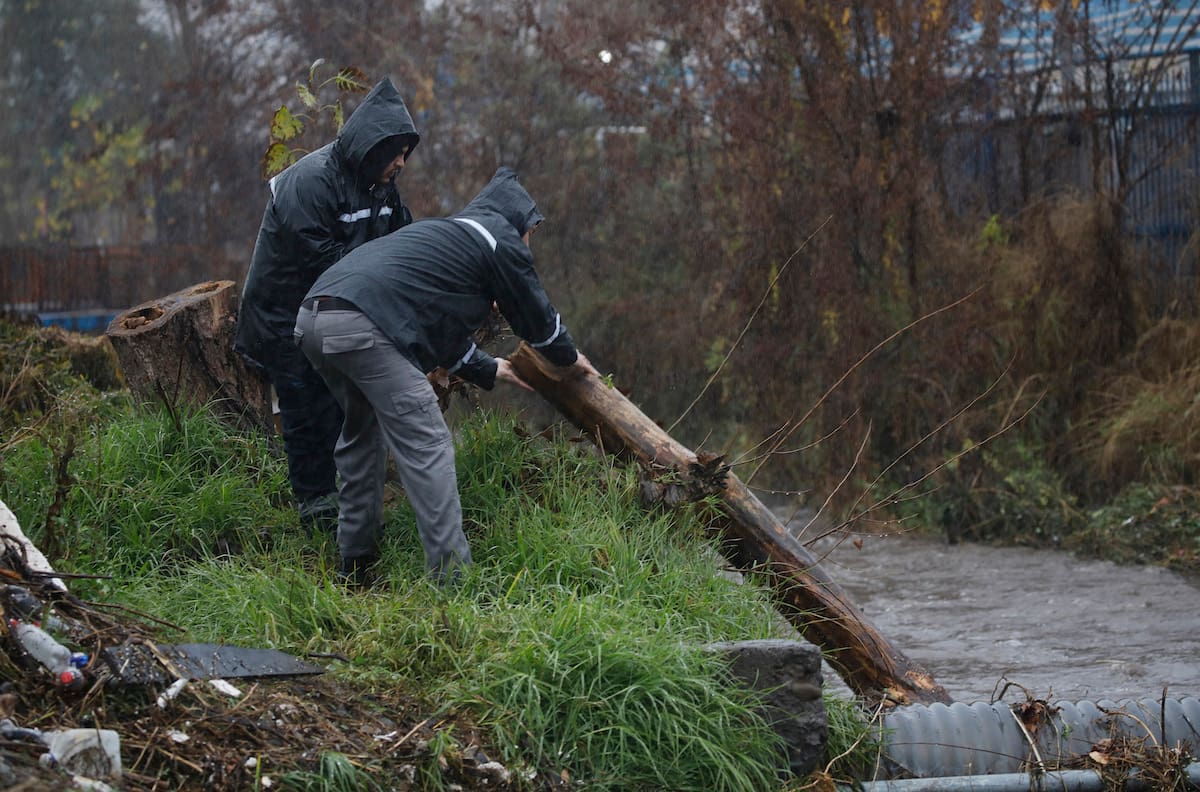 Senapred declara Alerta Roja en tres comunas de la Región del Biobío por desborde de ríos