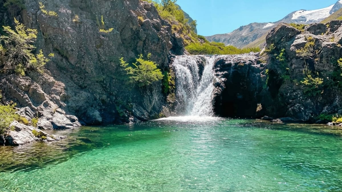 Ni en Constitución ni en Curanipe: La joya de aguas turquesas oculta en el Maule que es gratis y parece sacada del sur de Chile