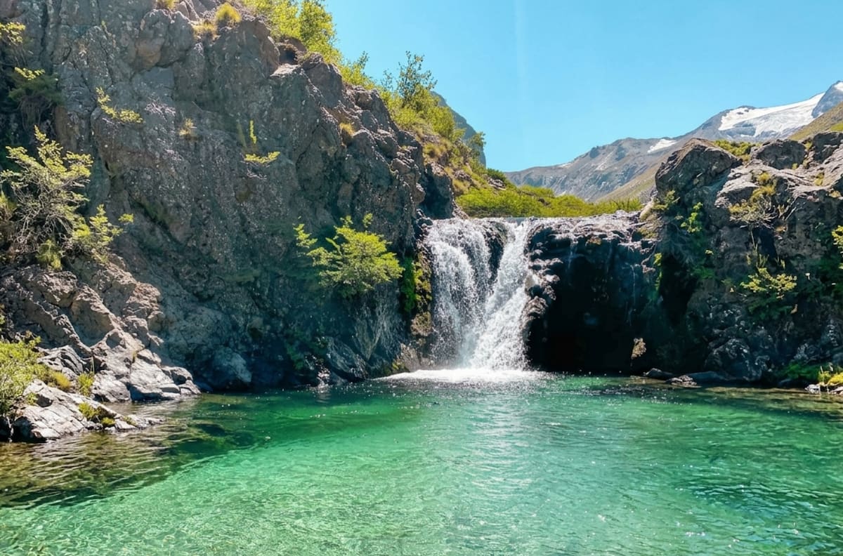 Ni en Constitución ni en Curanipe: La joya de aguas turquesas oculta en el Maule que es gratis y parece sacada del sur de Chile