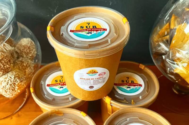 Seremi de Salud fiscaliza fábrica de marca de manjar local.