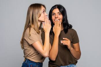 Estas son las CUATRO regiones más chismosas de Chile según la IA