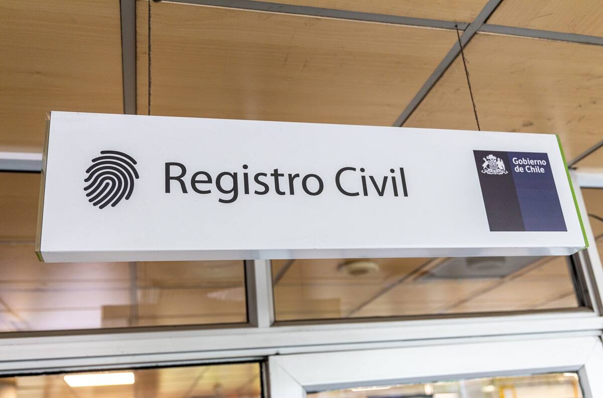 Registro Civil publica ofertas de trabajo en Santiago: sueldos parten en $2.240.000