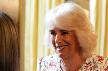 Celebración Real: El inusual regalo que recibió la Reina Camila en su cumpleaños 77