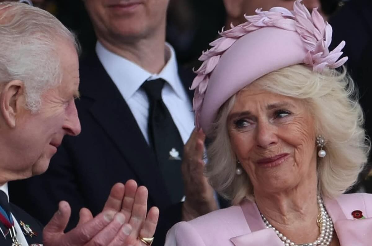 La Reina Camilla se vio muy emocionada en rara aparición conjunta de los tres miembros más importantes de la realeza