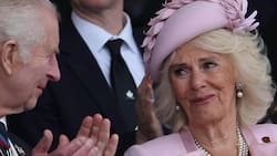 La Reina Camilla se vio muy emocionada en rara aparición conjunta de los tres miembros más importantes de la realeza