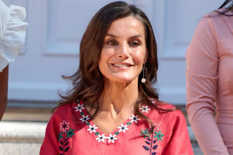 La bebida que la reina usa para mejorar su apariencia y salud.