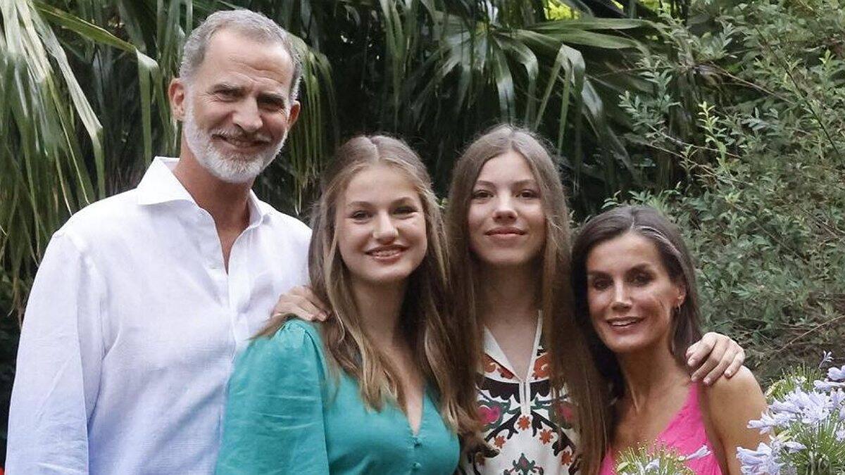 El truco de la reina Letizia para lucir espectacular al lado de Leonor y Sofía