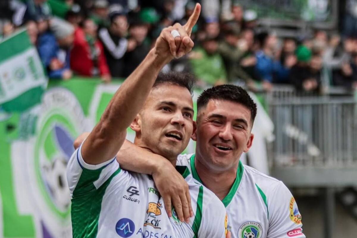 El delantero venezolano disputará su novena temporada en el fútbol chileno con Deportes Puerto Montt. Foto: Camilo Santana.