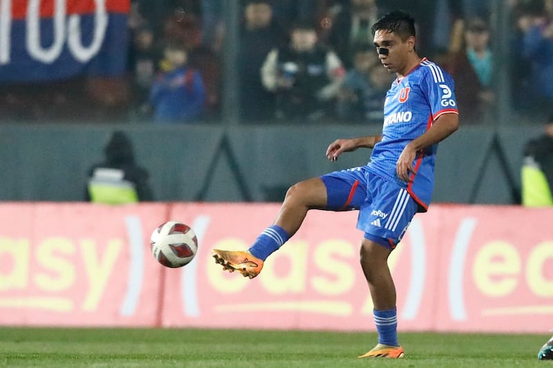 jugando por la Universidad de Chile. Foto: Agencia Aton.