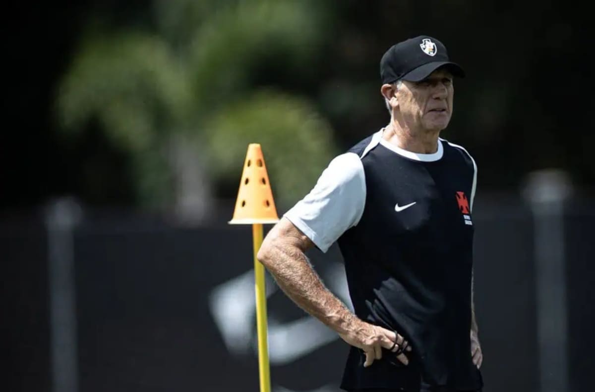 Lo hizo en Chile y ahora en Argentina: DT “flojo” da que hablar por ninguneo a la Copa Sudamericana