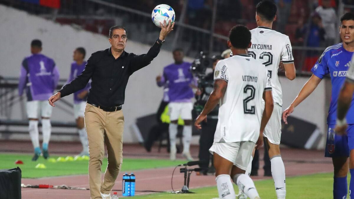 Universidad de Chile ya eligió al DT para reemplazar a Gustavo Álvarez