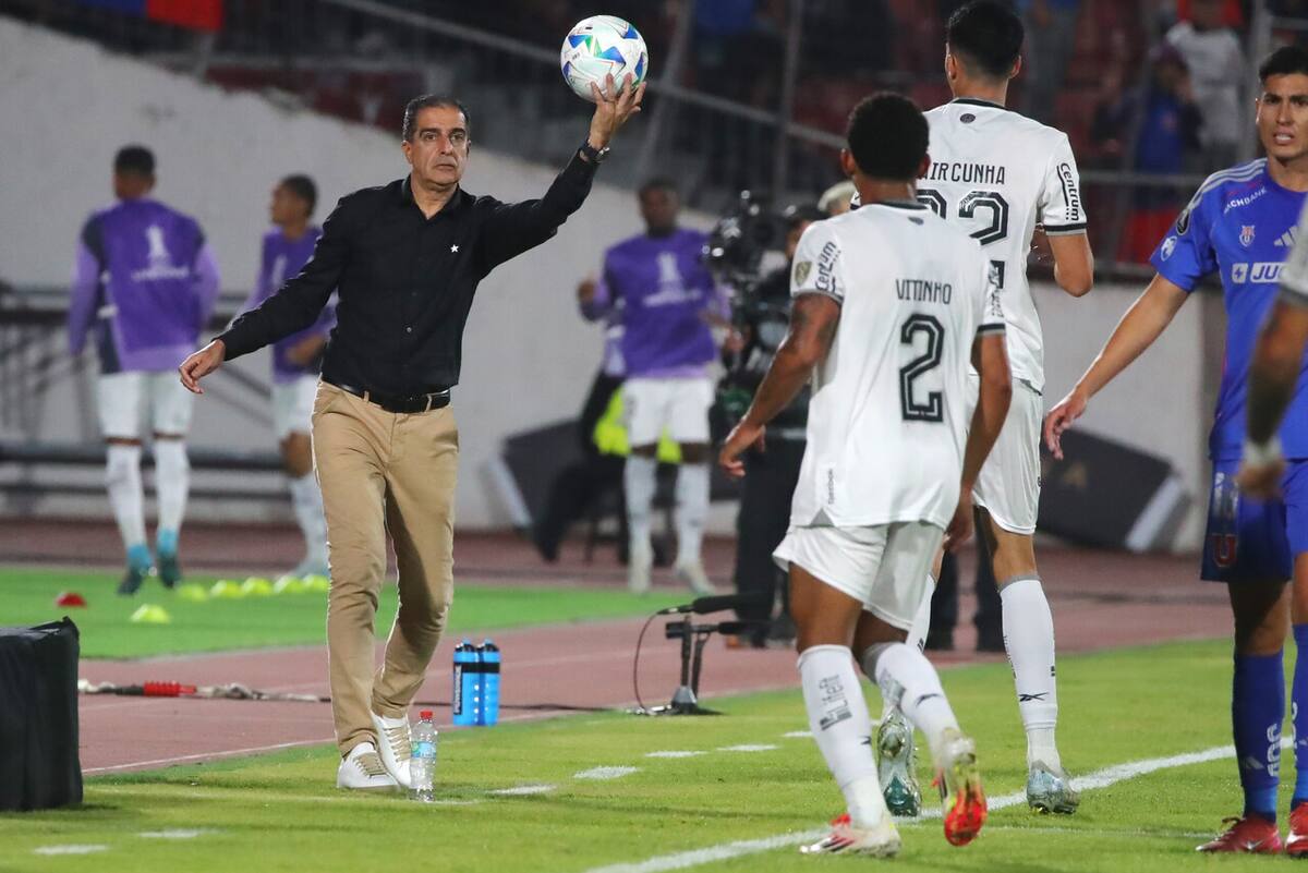 Universidad de Chile ya eligió al DT para reemplazar a Gustavo Álvarez. Foto: Aton.