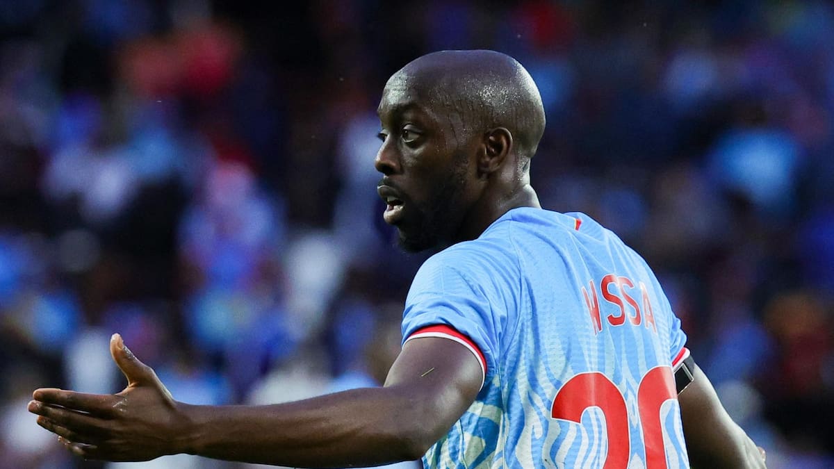 Congo ya está en España sin saber si podrá jugar contra La Roja: acusan posible discriminación