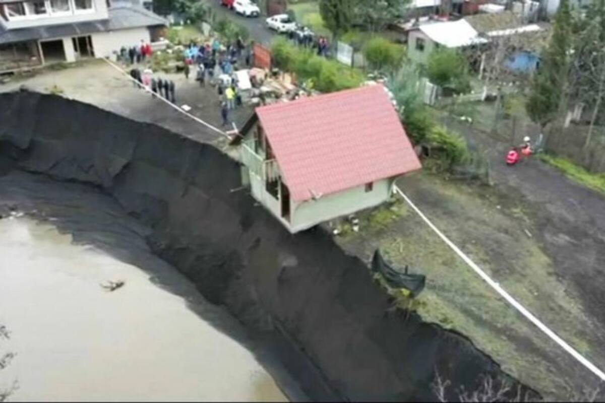 Esto se logró con una grúa de 55 toneladas y 30 personas.