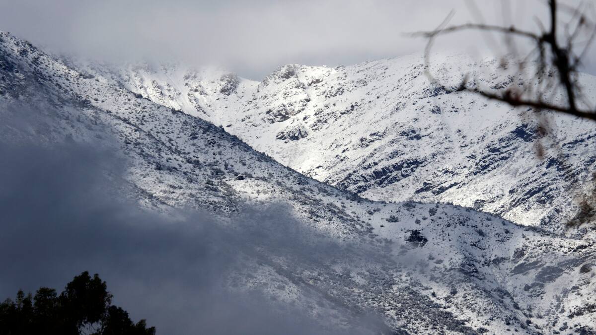 Logran rescatar a las 20 personas atrapadas en el Centro de Ski Lagunillas en San José de Maipo