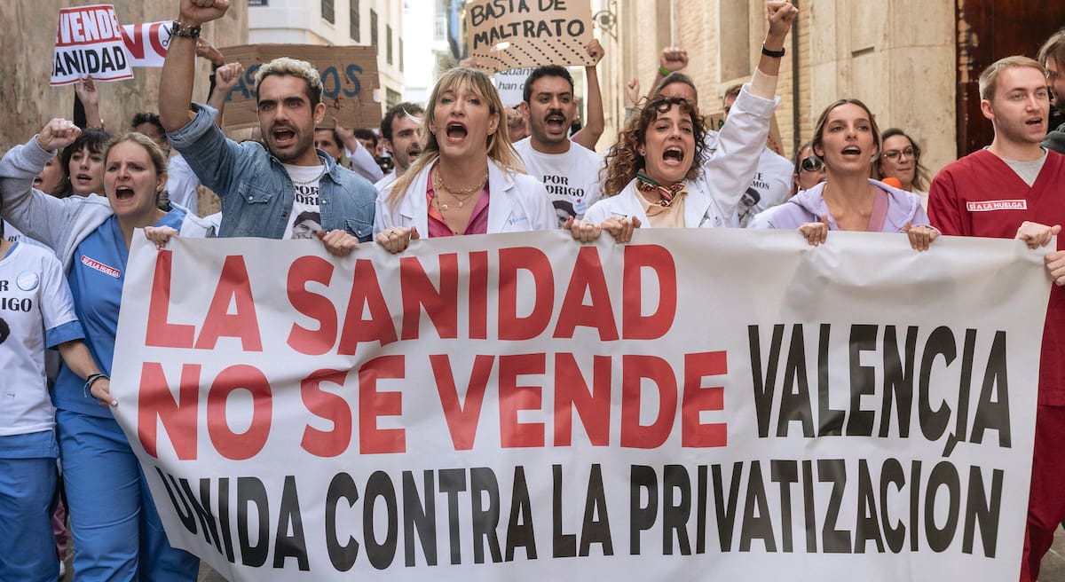 Xoàn Fórneas es Quique, Abril Zamora es Neus, Amin Hamada es Oriol, Maca de la Rueda es Rocío en "Respira" de Netflix