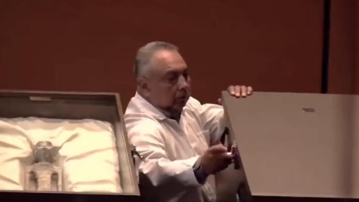 VIDEO | Congreso de México presentó cuerpos no humanos: “No son parte de nuestra evolución terrestre”