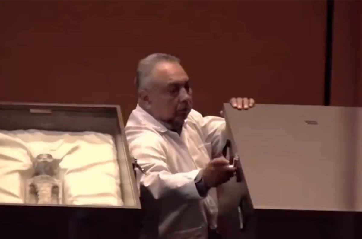 VIDEO | Congreso de México presentó cuerpos no humanos: “No son parte de nuestra evolución terrestre”