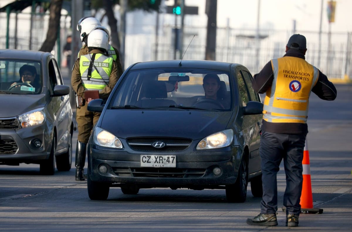 Restricción vehicular 2026: Estos automóviles NO podrán circular por la provincia de Santiago, Puente Alto y San Bernardo