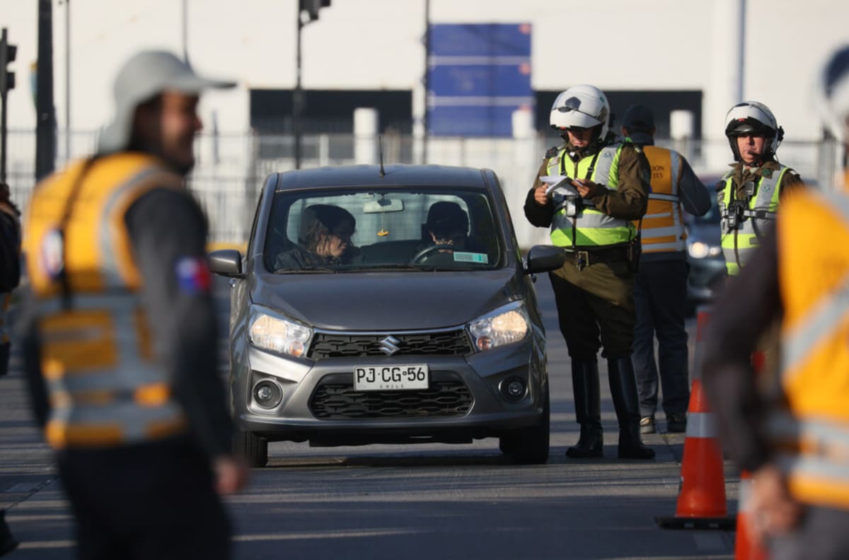 Esta es la fecha en que vuelve la restricción vehicular a Santiago en 2026